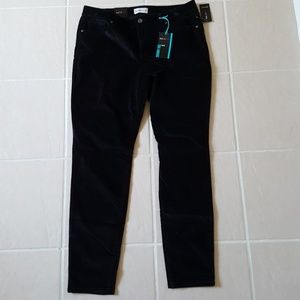 New Style&co Mid Rise Skinny leg size 14
